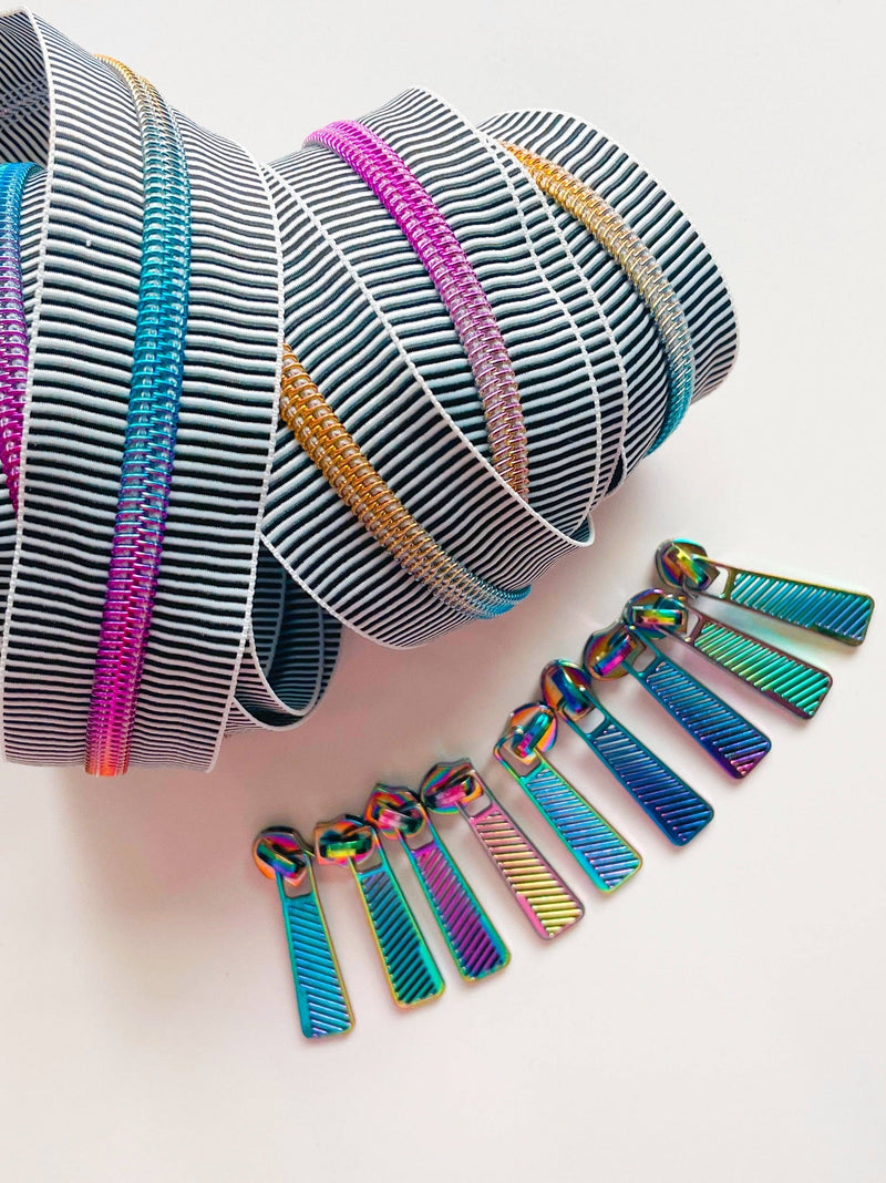 Zipper BW Tiny Stripe & Rainbow