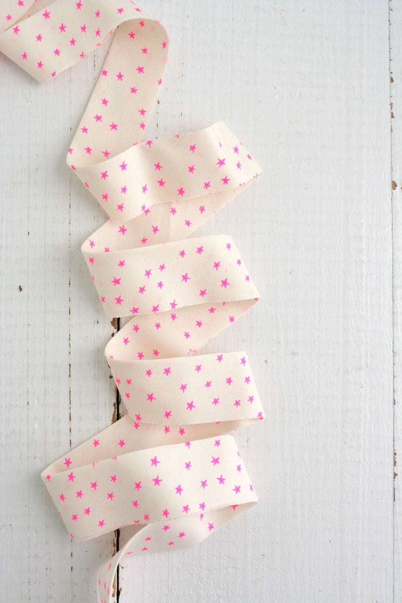 2.5" Bias Quilt Binding for Sewing, Starry Neon Pink: Prepacked 8 Yards